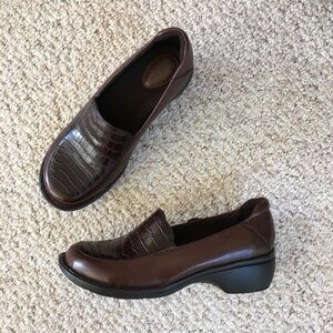 NWT Clarks Mill Square Loafer Shoes 8 Wide